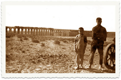1922, After the family's immigration to Israel: Aharon (R) and Teddy Cucuy near Akko