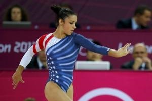 Jewish Gal Shows Gold Salute To Munich 11