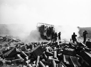Israeli artillery on the Golan Heights, 1973 (photo credit: CC BY-SA Israel Defense Forces, Wikimedia Commons)