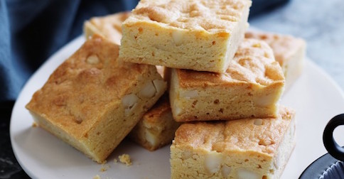 Cinnamon blondies